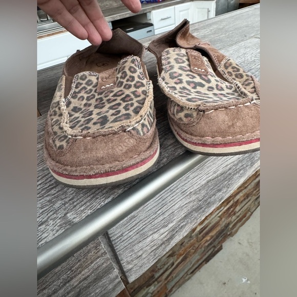Ariat Cruiser Leopard Suede Shoe - Picture 3 of 6